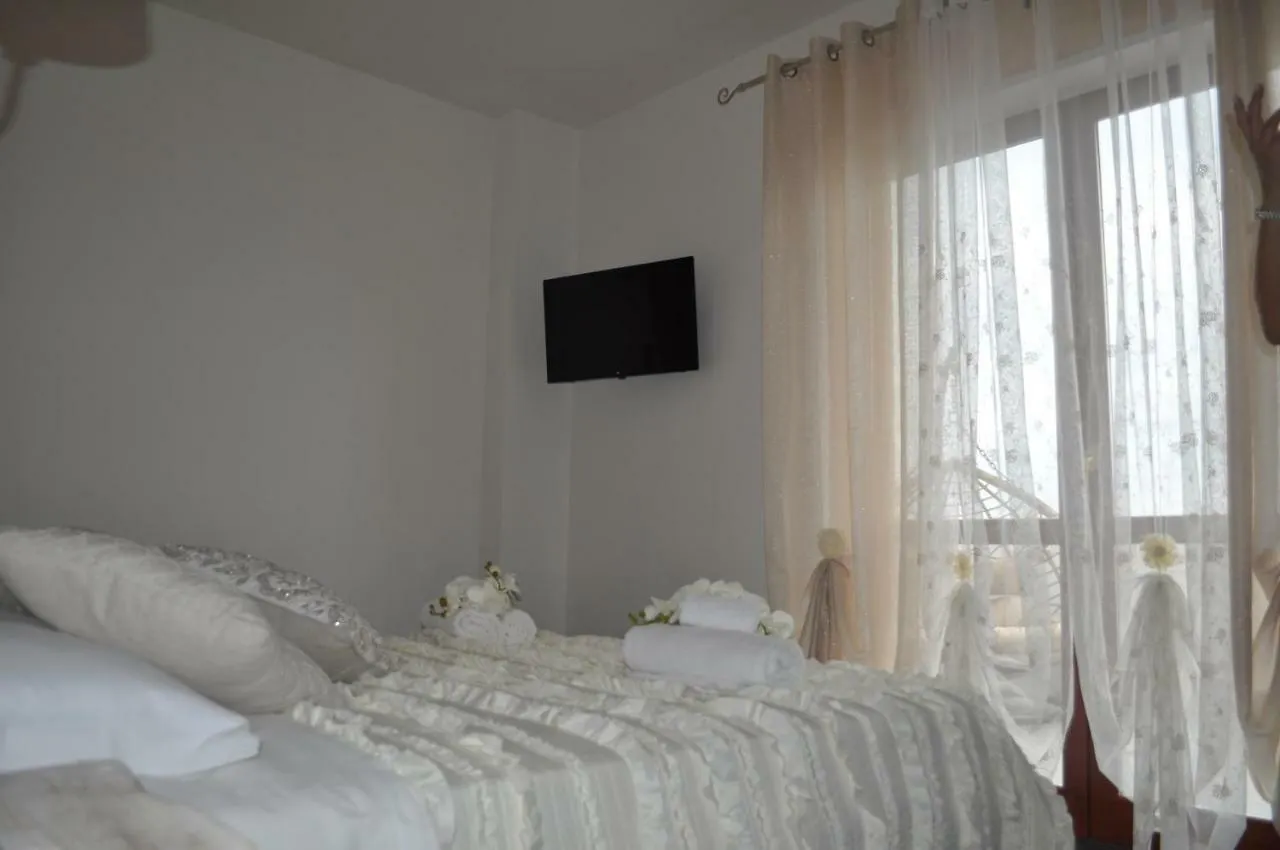 Giramondo Gold Airport Fiumicino Apartment